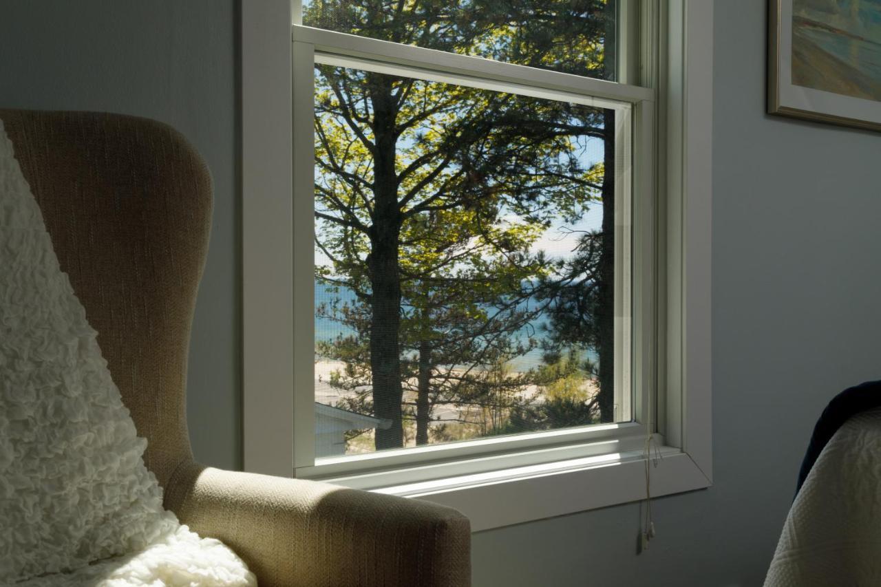 Looking Glass Beachfront Inn Grand Haven Exterior foto